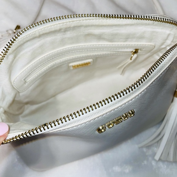 Guess Bag - Picture 2 of 3